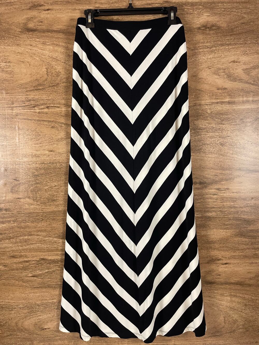White House Black Market Chevron Maxi Skirt Black White Large L